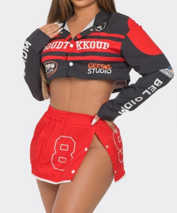 Jacket that turns into a two-piece skirts